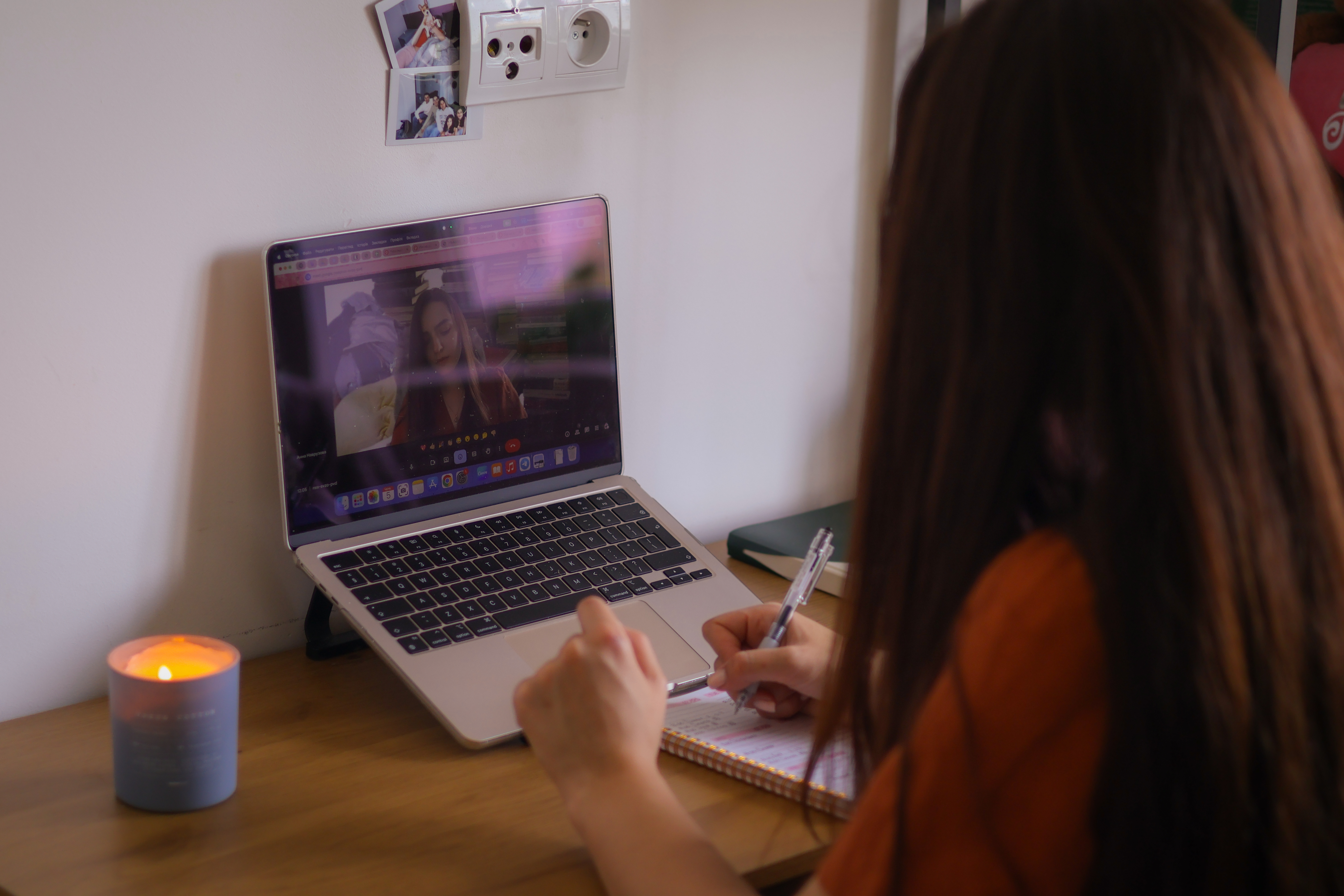 Анна проводить онлайн-урок